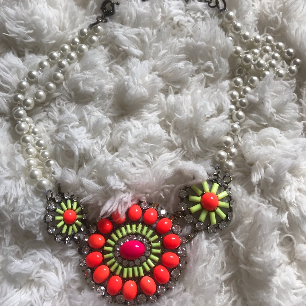 Statement necklace